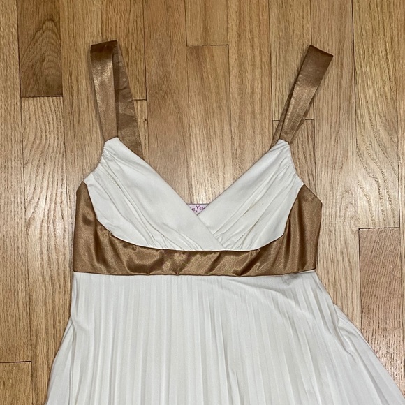 White Grecian cocktail dress - Picture 6 of 11